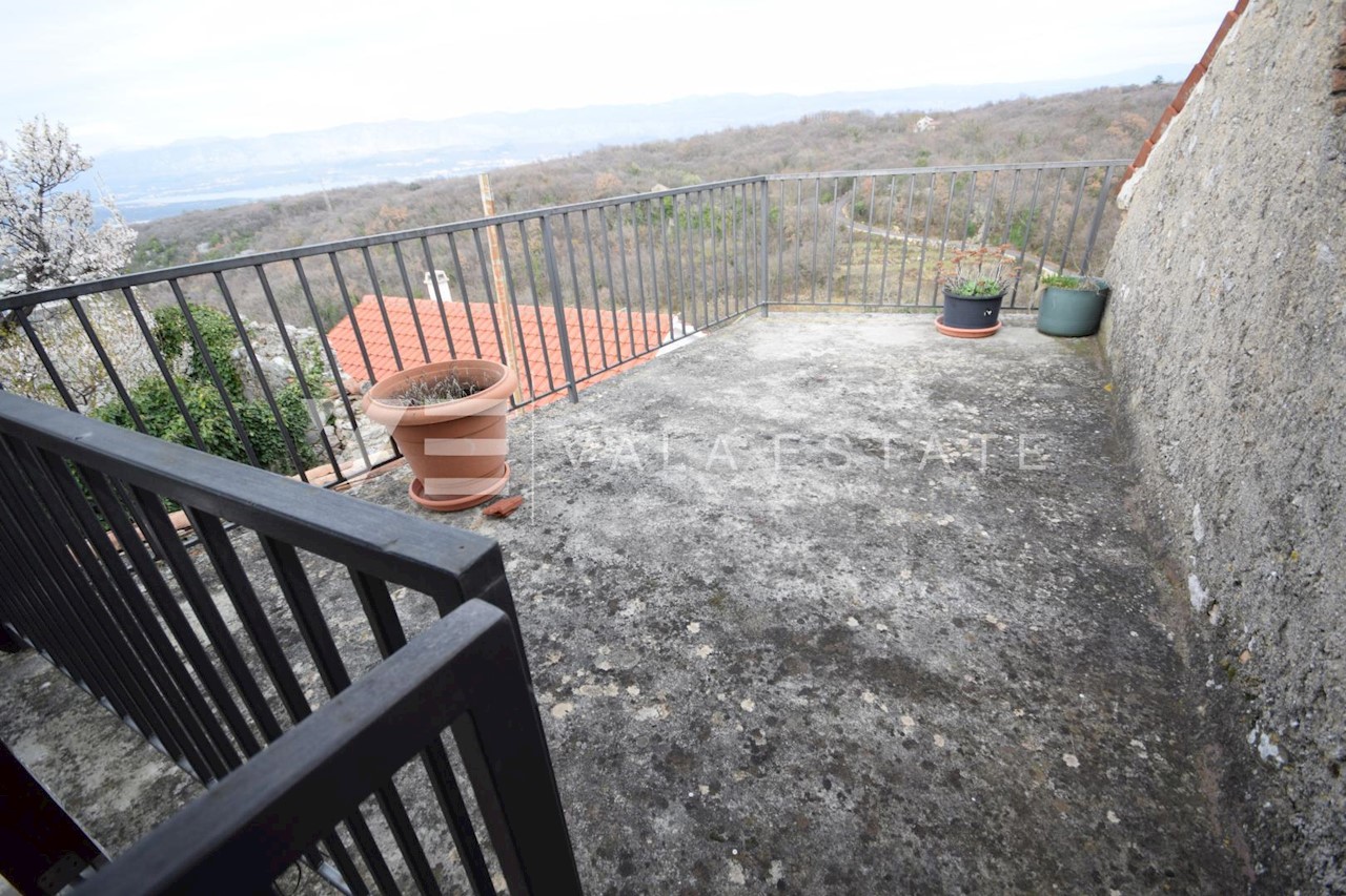 CASA DI PIETRA NEL CENTRO STORICO CON BELLA VISTA SUL MARE