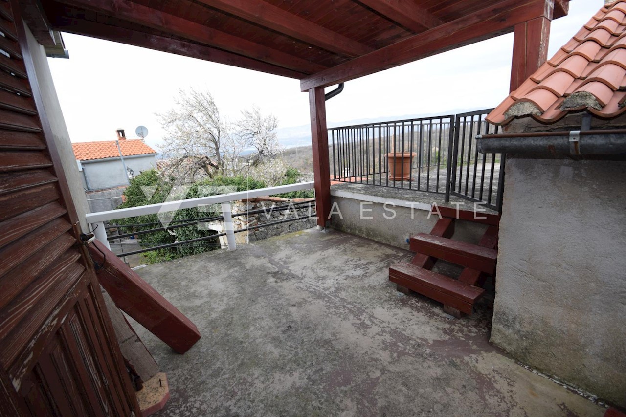 CASA DI PIETRA NEL CENTRO STORICO CON BELLA VISTA SUL MARE