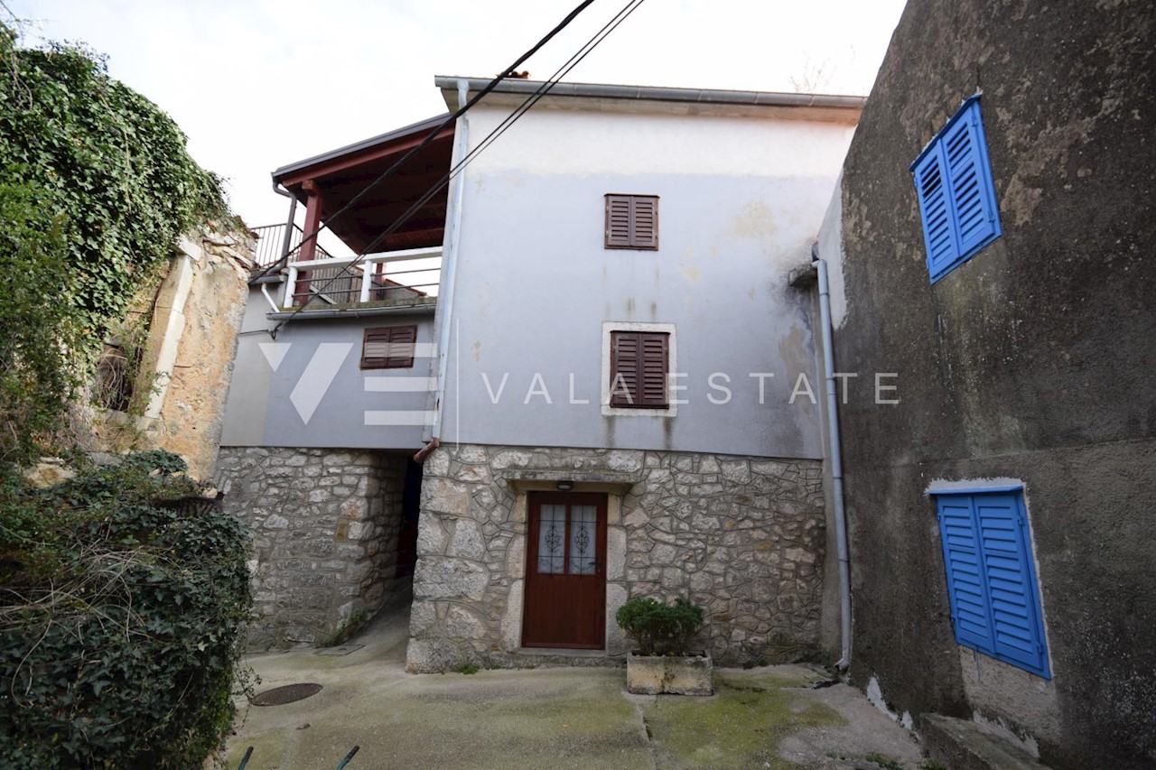 CASA DI PIETRA NEL CENTRO STORICO CON BELLA VISTA SUL MARE