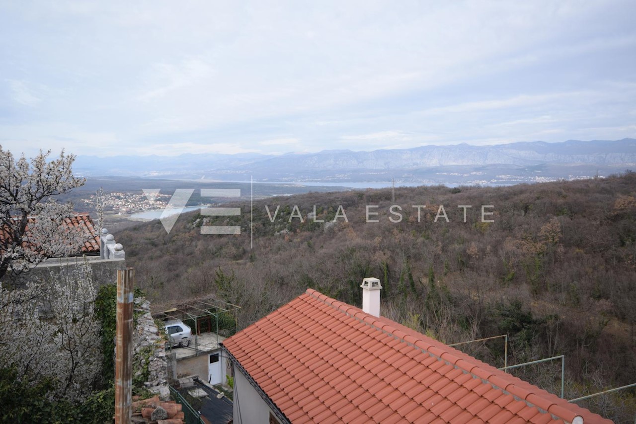 CASA DI PIETRA NEL CENTRO STORICO CON BELLA VISTA SUL MARE