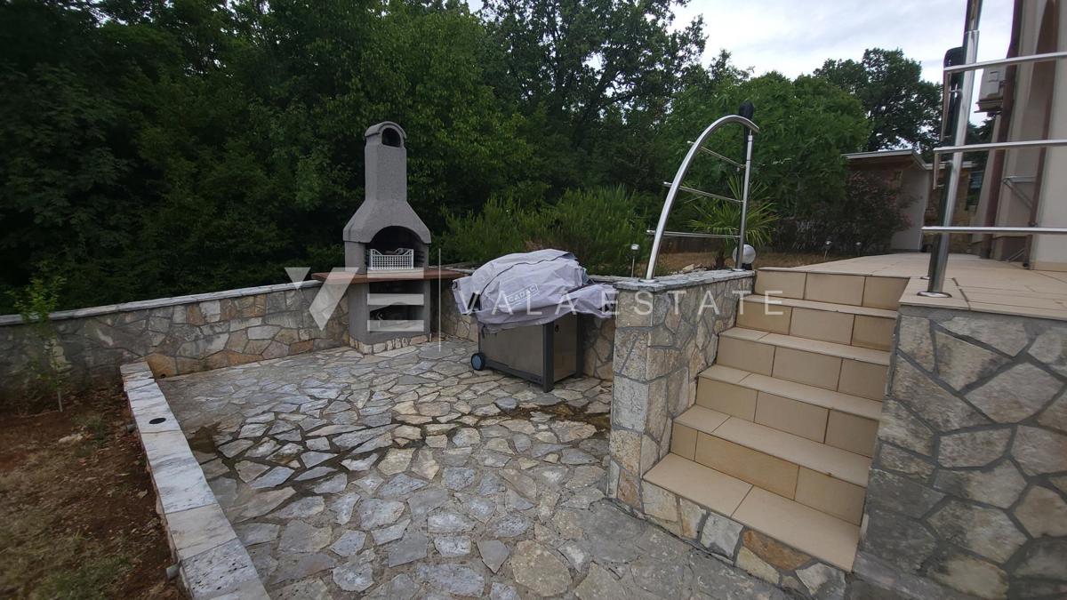 BILOCALE AL PIANO TERRA CON GIARDINO E VISTA MARE