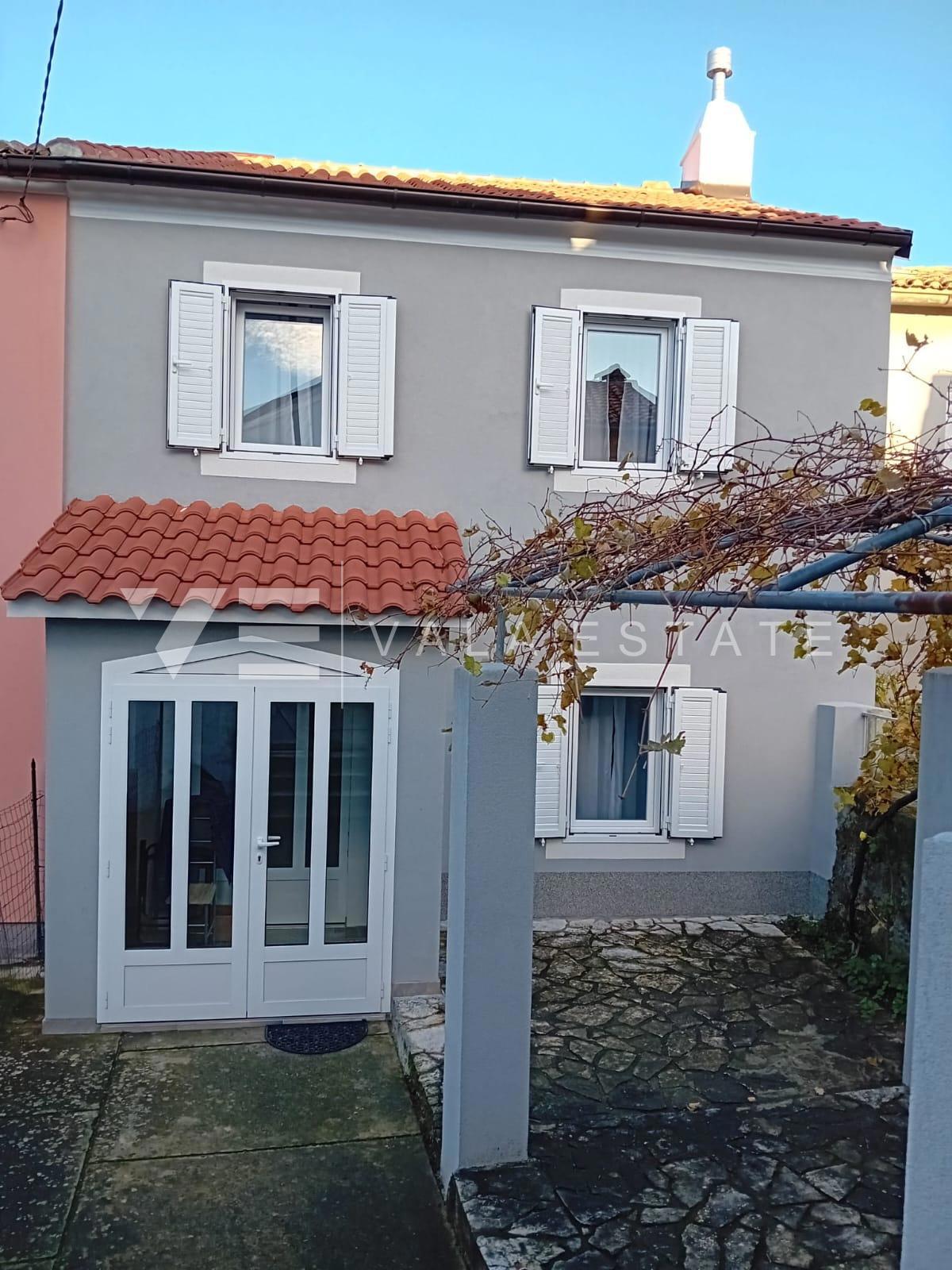 CASA IN PIETRA RISTRUTTURATA NEL CENTRO STORICO