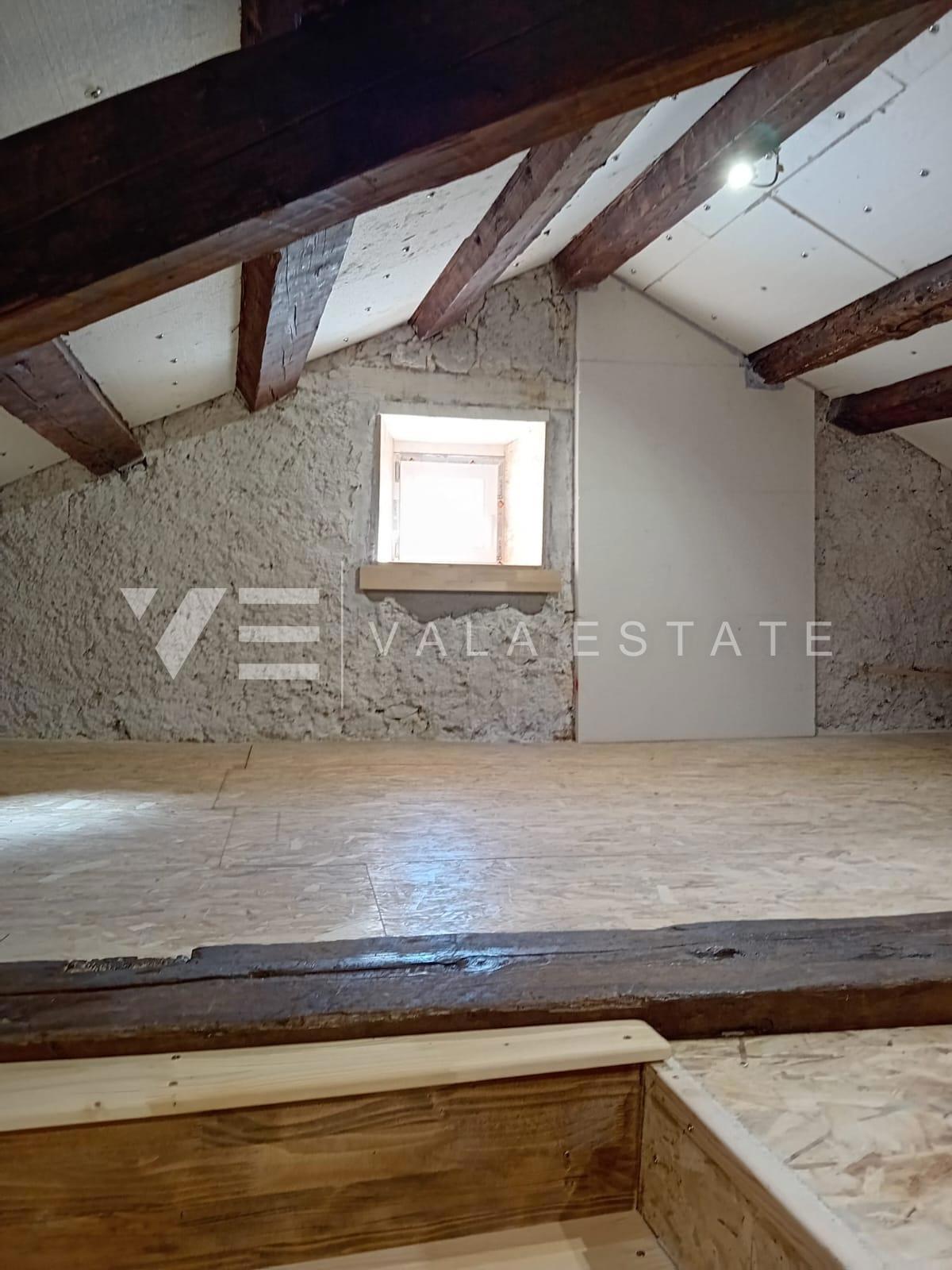 CASA IN PIETRA RISTRUTTURATA NEL CENTRO STORICO