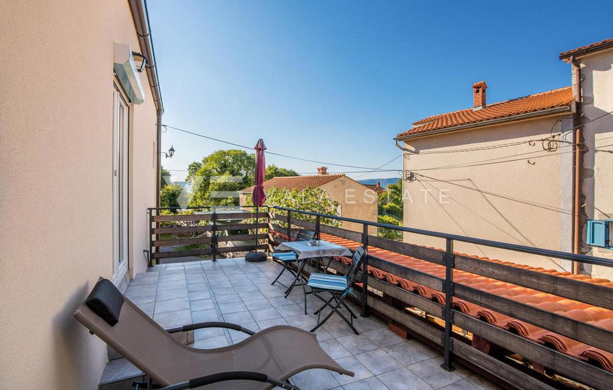 CASA IN PIETRA CON PISCINA E VISTA MARE