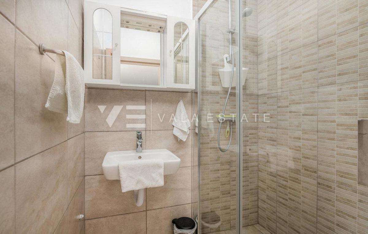 CASA IN PIETRA CON PISCINA E VISTA MARE