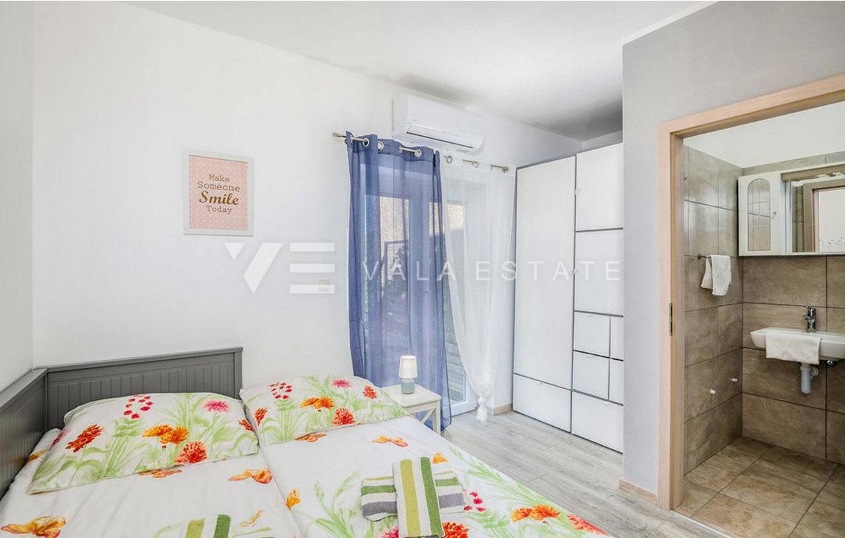 CASA IN PIETRA CON PISCINA E VISTA MARE