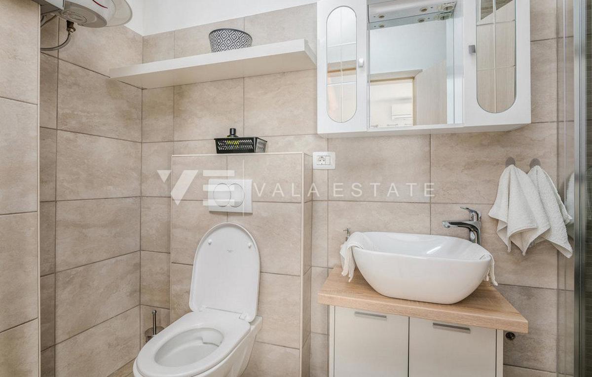 CASA IN PIETRA CON PISCINA E VISTA MARE