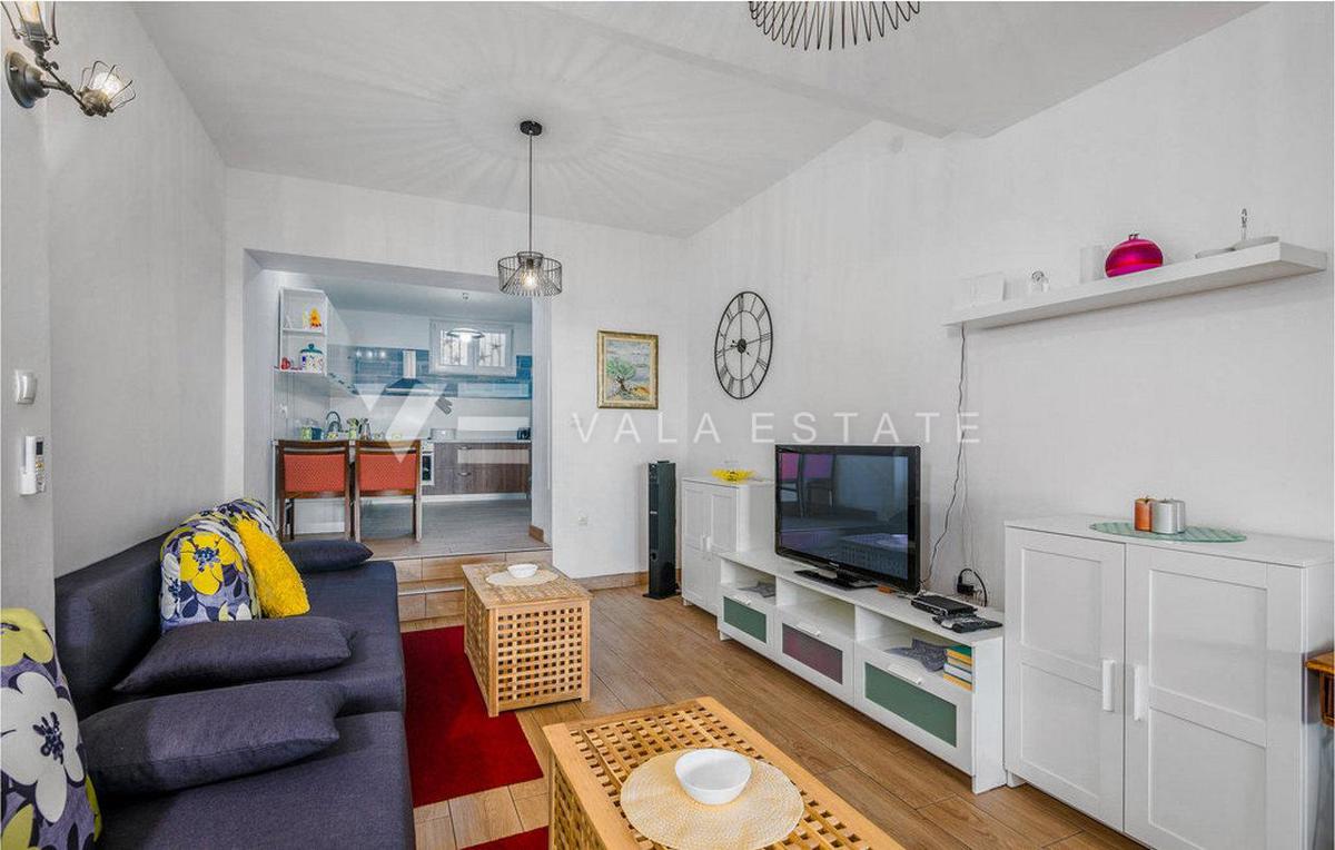 CASA IN PIETRA CON PISCINA E VISTA MARE