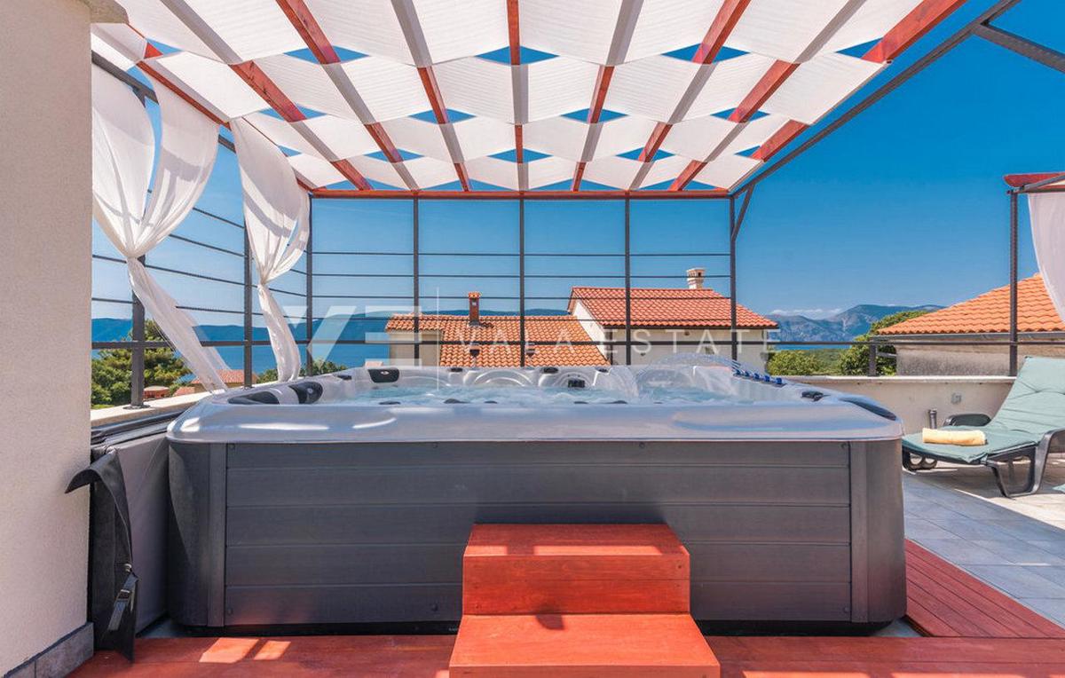 CASA IN PIETRA CON PISCINA E VISTA MARE