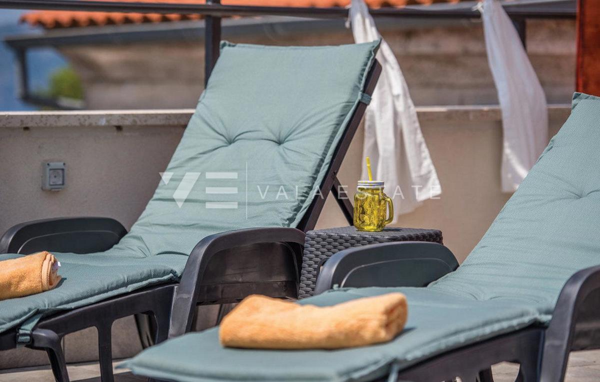 CASA IN PIETRA CON PISCINA E VISTA MARE