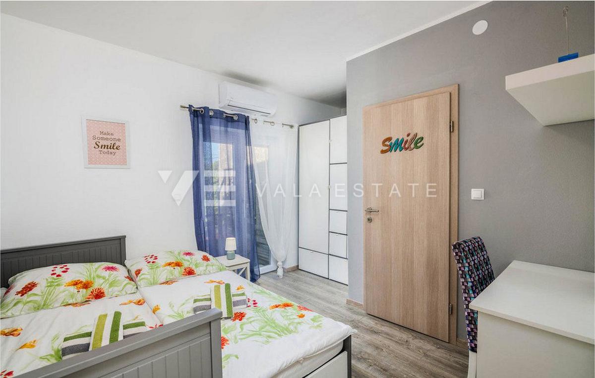 CASA IN PIETRA CON PISCINA E VISTA MARE