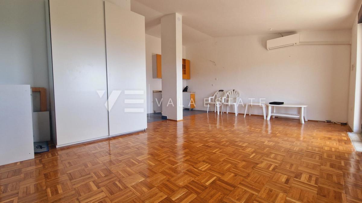 APPARTAMENTO CON VISTA MARE IN POSIZIONE ATTRAENTE