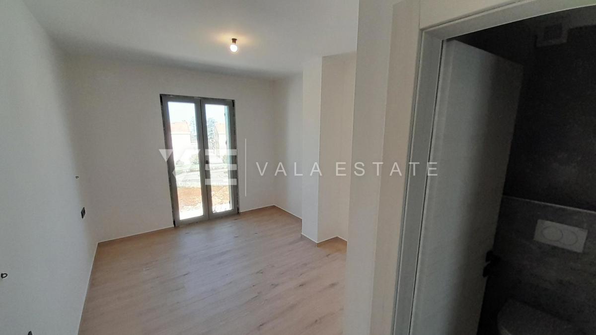 NUOVA CASA INDIPENDENTE CON PISCINA E GIARDINO