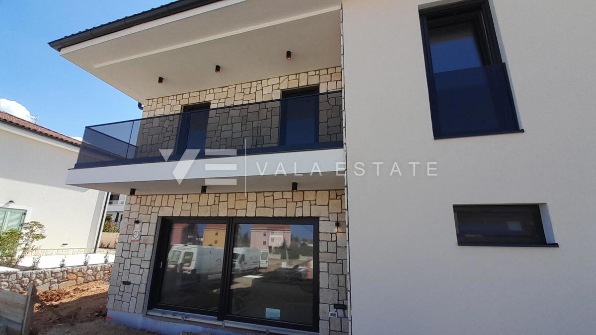 NUOVA CASA INDIPENDENTE CON PISCINA E GIARDINO