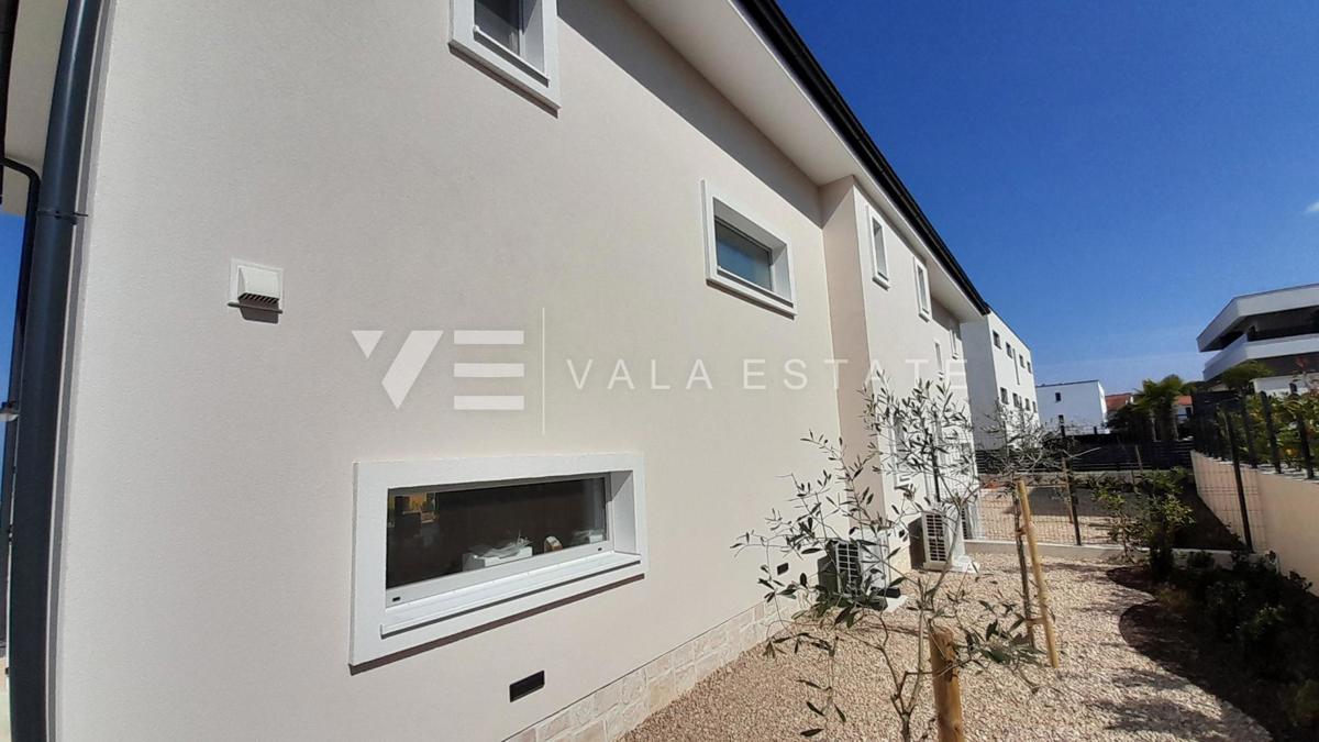 NUOVA CASA INDIPENDENTE CON PISCINA E GIARDINO