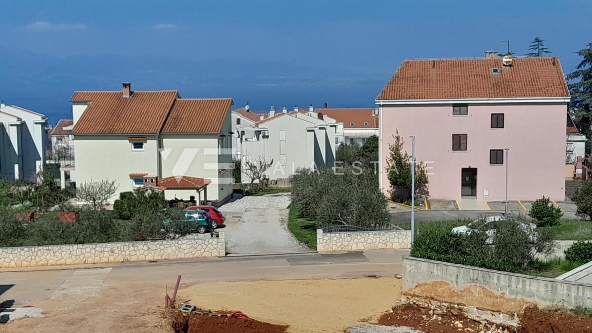 NUOVA CASA INDIPENDENTE CON PISCINA E GIARDINO