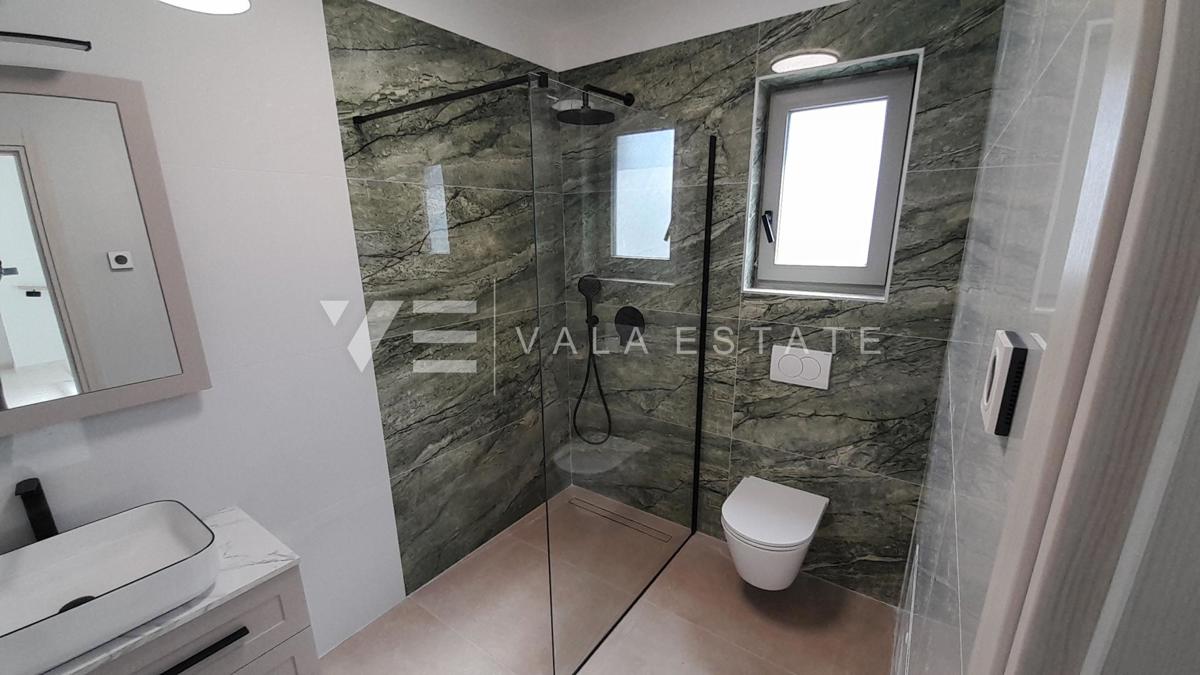 NUOVA CASA INDIPENDENTE CON PISCINA E GIARDINO