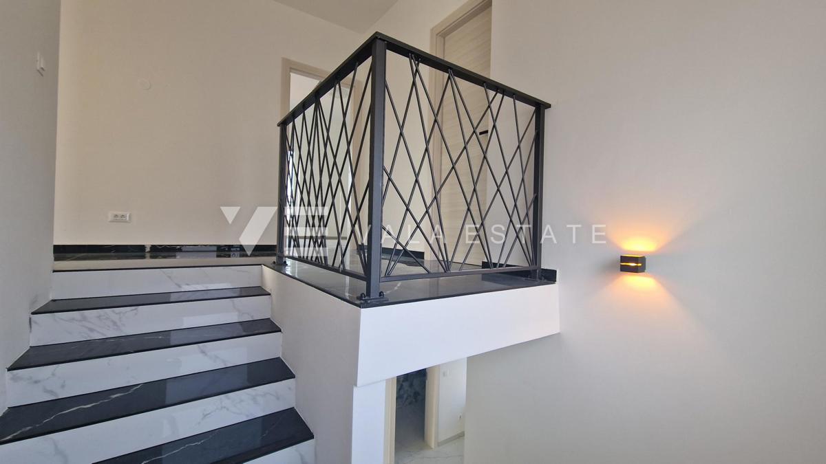 NUOVA VILLA CON PISCINA E VISTA MARE PANORAMICA