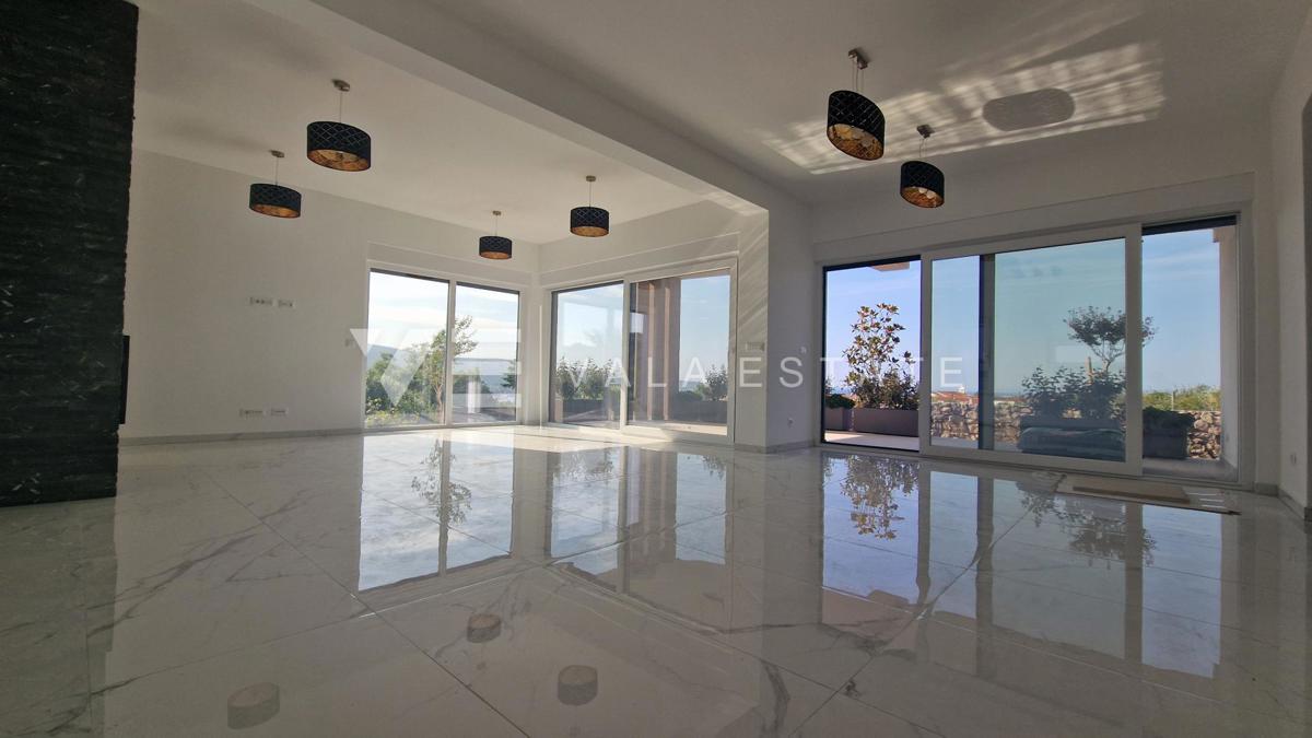 NUOVA VILLA CON PISCINA E VISTA MARE PANORAMICA