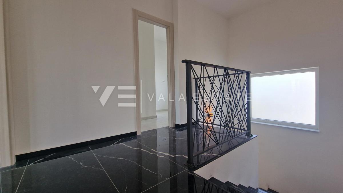 NUOVA VILLA CON PISCINA E VISTA MARE PANORAMICA