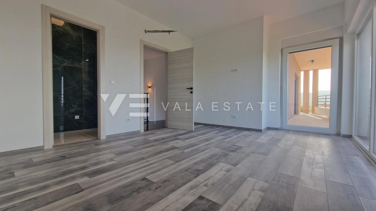 NUOVA VILLA CON PISCINA E VISTA MARE PANORAMICA