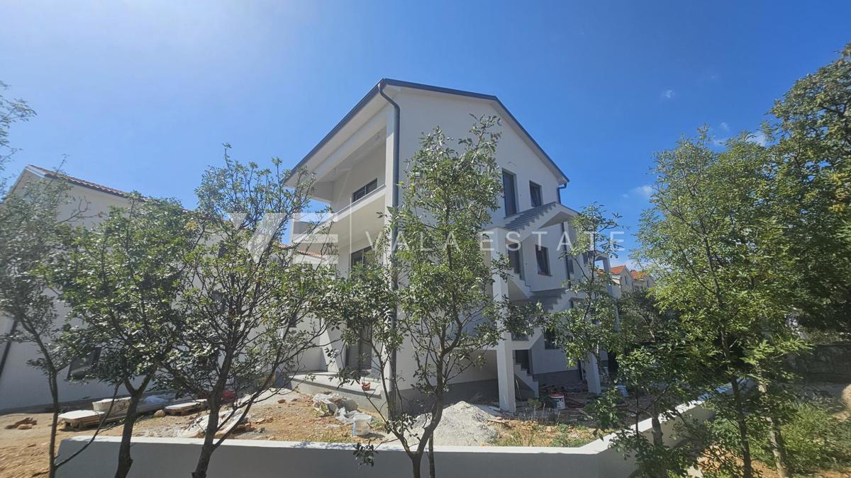 APPARTAMENTO AL PIANO TERRA DI NUOVA COSTRUZIONE CON GIARDINO