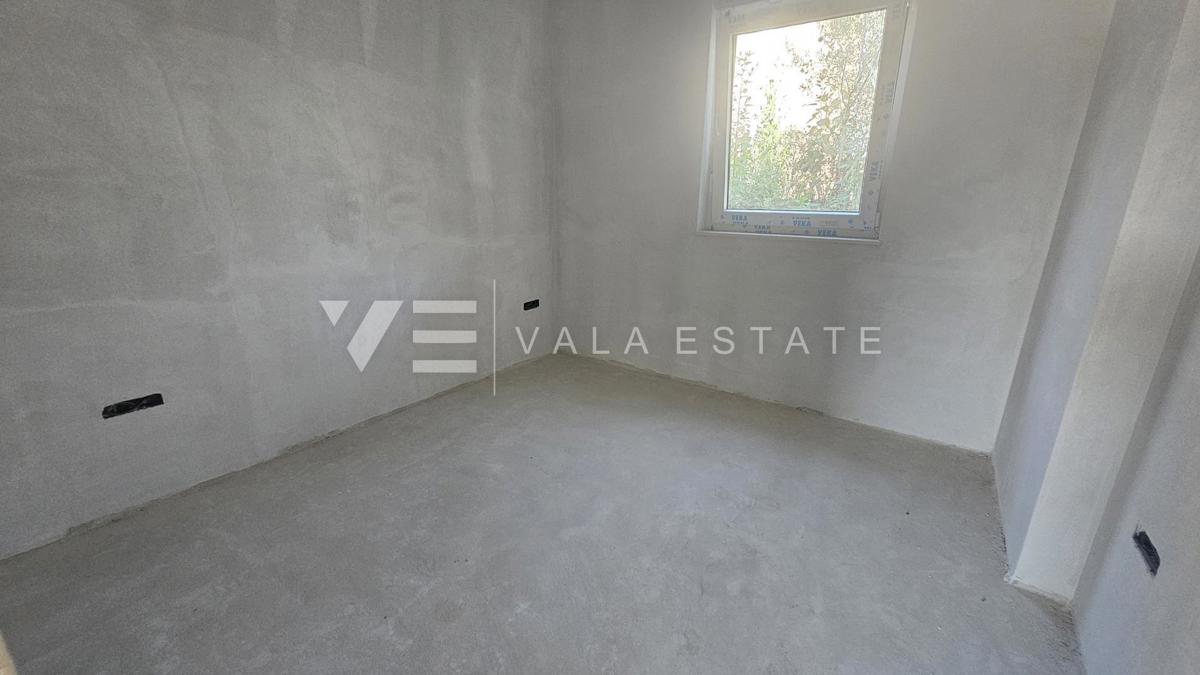 APPARTAMENTO AL PIANO TERRA DI NUOVA COSTRUZIONE CON GIARDINO