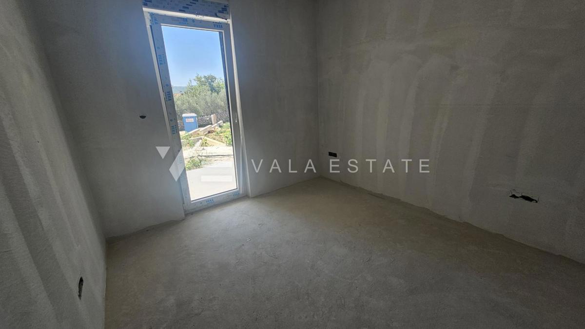 APPARTAMENTO AL PIANO TERRA DI NUOVA COSTRUZIONE CON GIARDINO