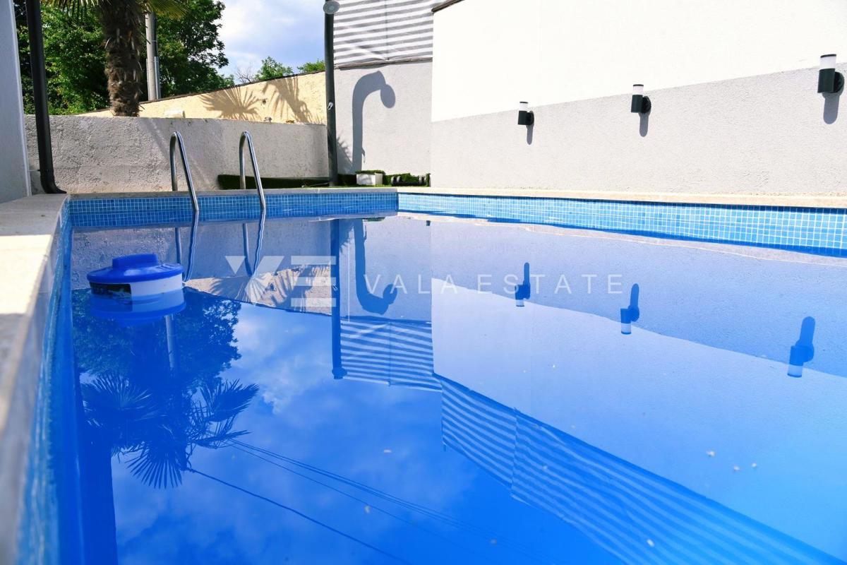 CASA INDIPENDENTE CON PISCINA IN POSIZIONE TRANQUILLA