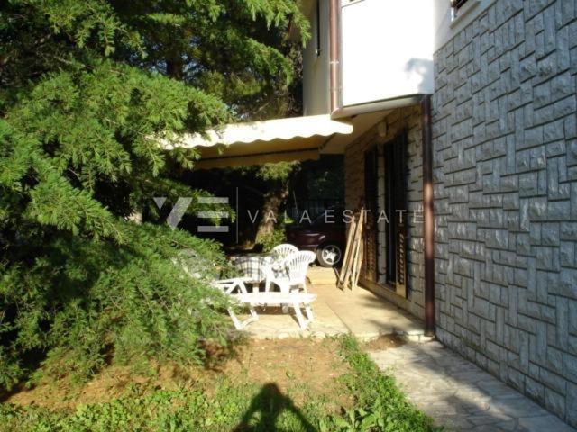 CASA INDIPENDENTE CON AMPIO GIARDINO A SOLI 100 DAL MARE