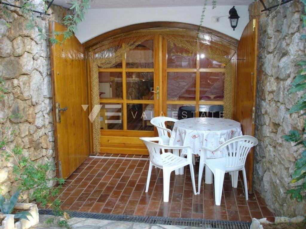 CASA INDIPENDENTE CON AMPIO GIARDINO A SOLI 100 DAL MARE