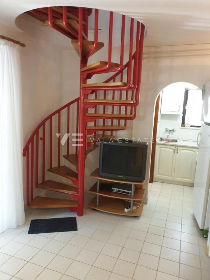 CASA INDIPENDENTE CON AMPIO GIARDINO A SOLI 100 DAL MARE