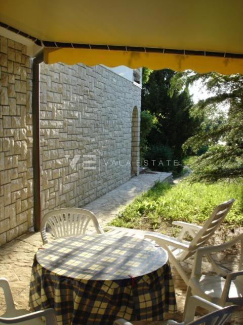 CASA INDIPENDENTE CON AMPIO GIARDINO A SOLI 100 DAL MARE