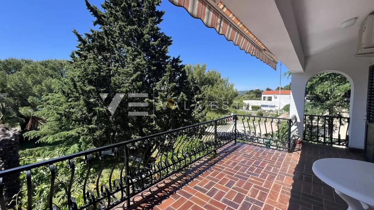 CASA INDIPENDENTE CON AMPIO GIARDINO A SOLI 100 DAL MARE