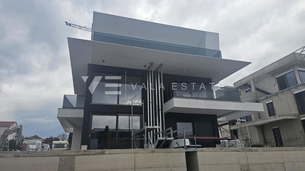 APPARTAMENTO CON DUE CAMERE DA LETTO IN UN NUOVO EDIFICIO CON VISTA MARE