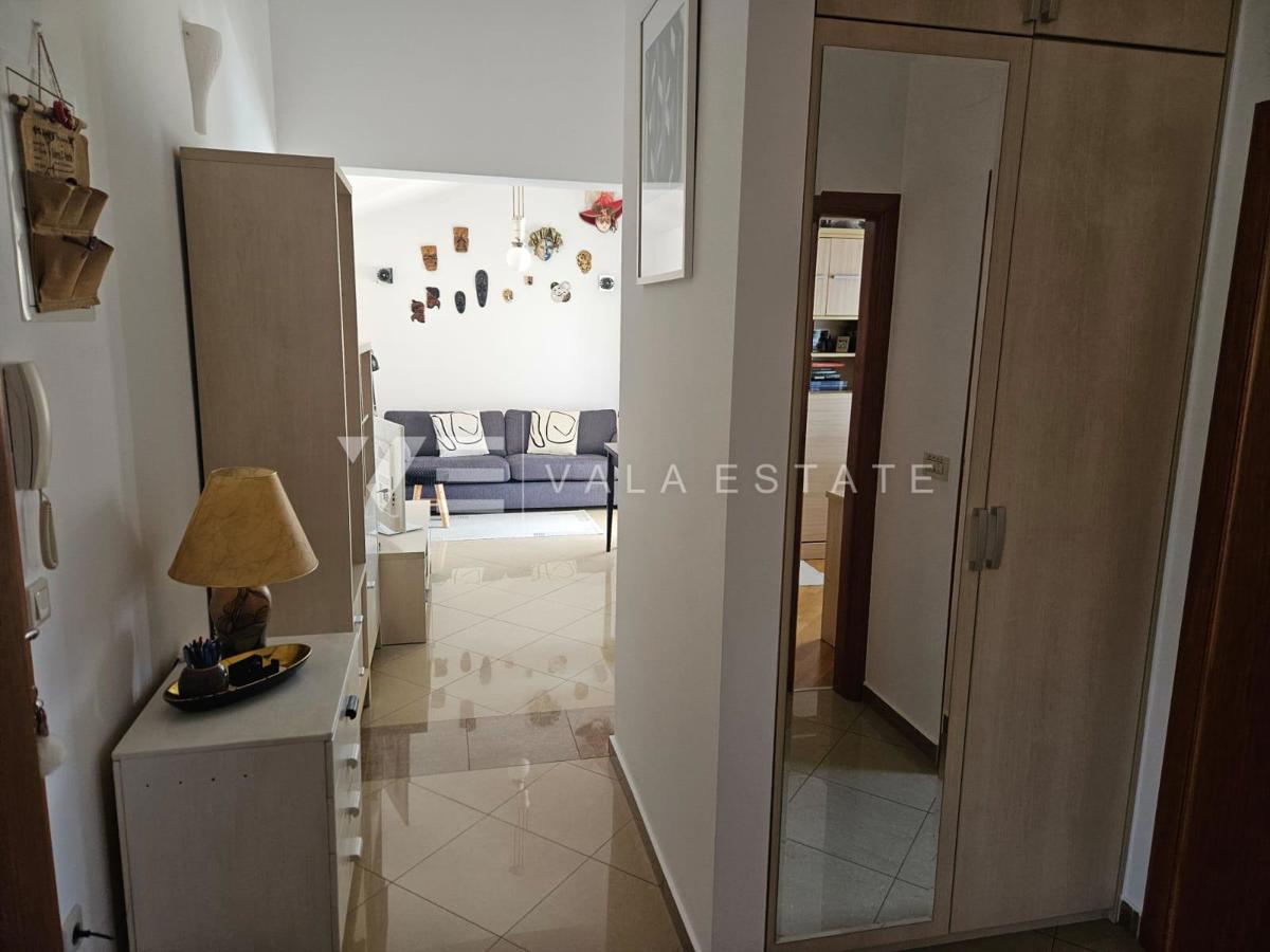 APPARTAMENTO ARREDATO CON GIARDINO IN POSIZIONE TRANQUILLA