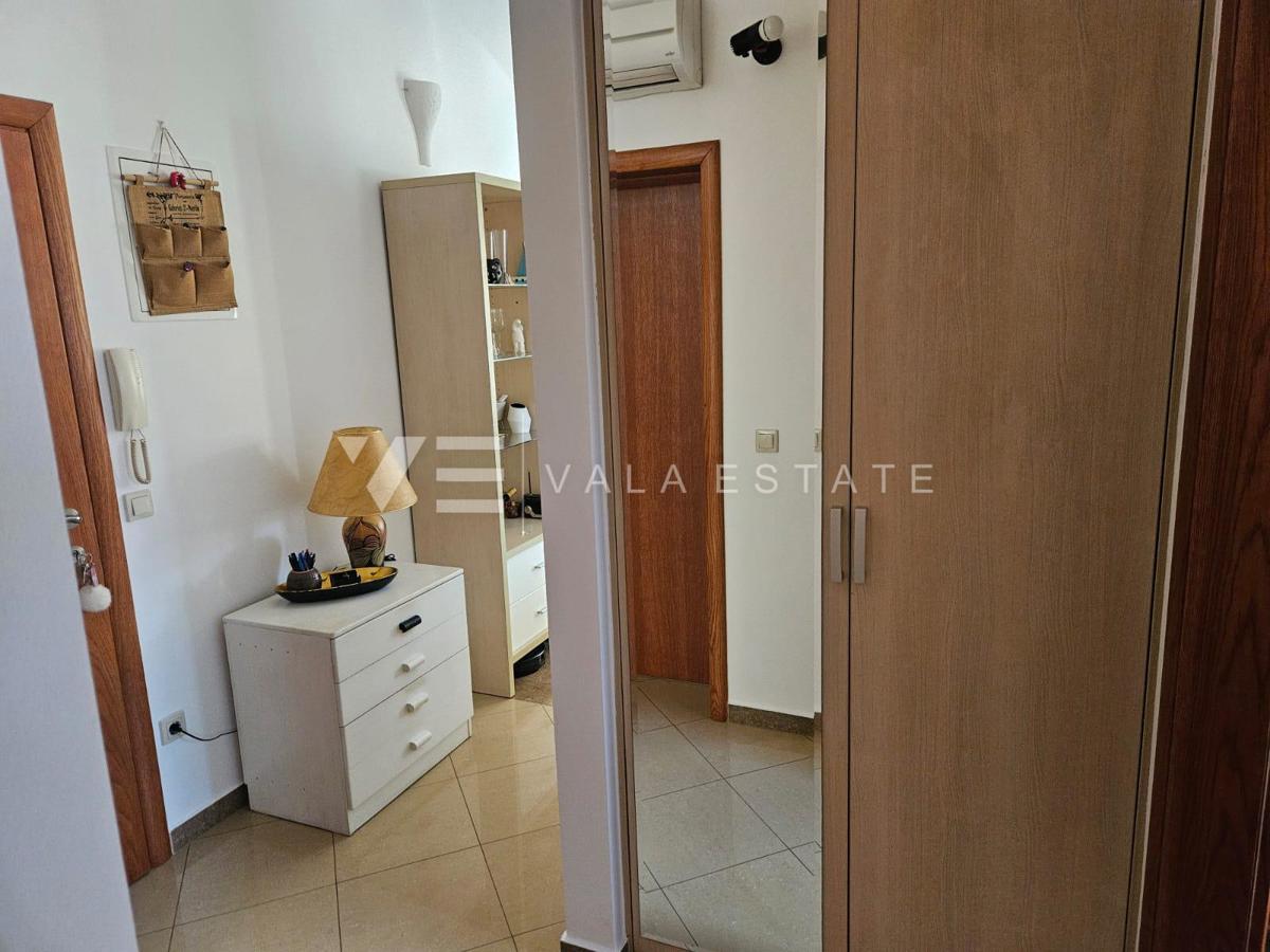 APPARTAMENTO ARREDATO CON GIARDINO IN POSIZIONE TRANQUILLA