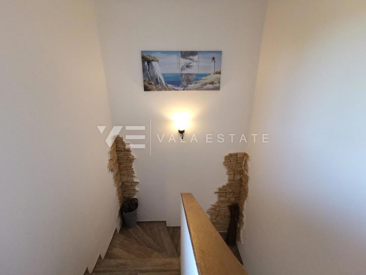 CASA DOPPIA CON VISTA MARE E PISCINA