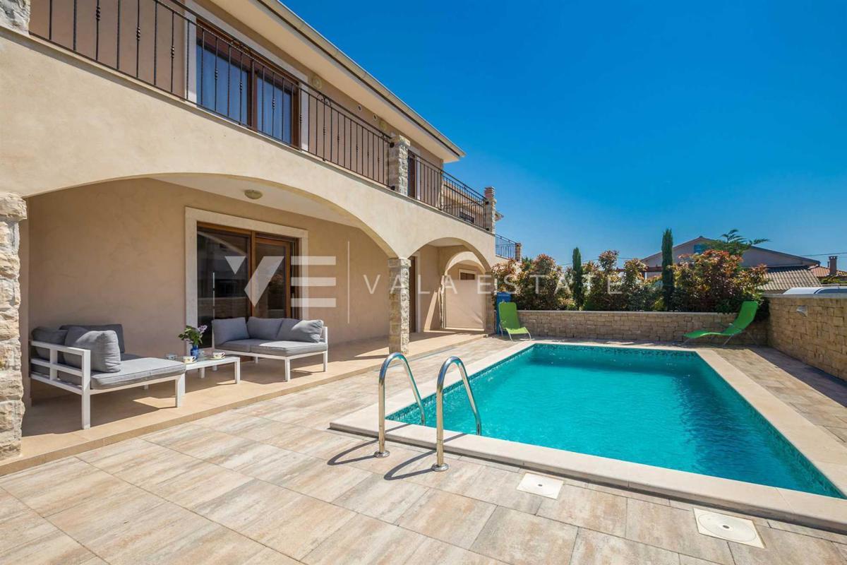 CASA DOPPIA CON VISTA MARE E PISCINA