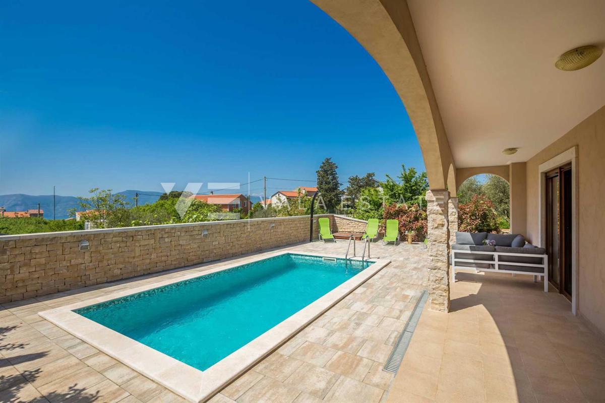 CASA DOPPIA CON VISTA MARE E PISCINA