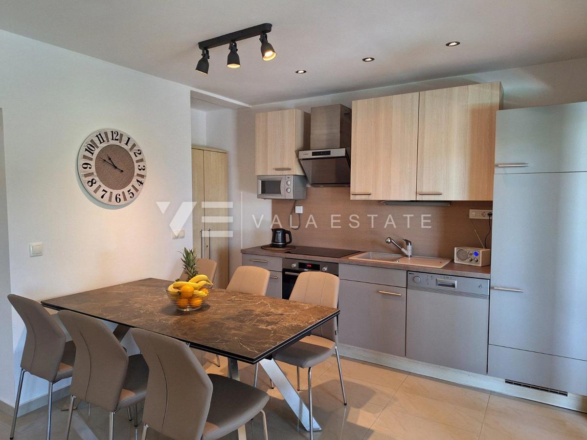 CASA INDIPENDENTE CON PISCINA IN POSIZIONE TRANQUILLA