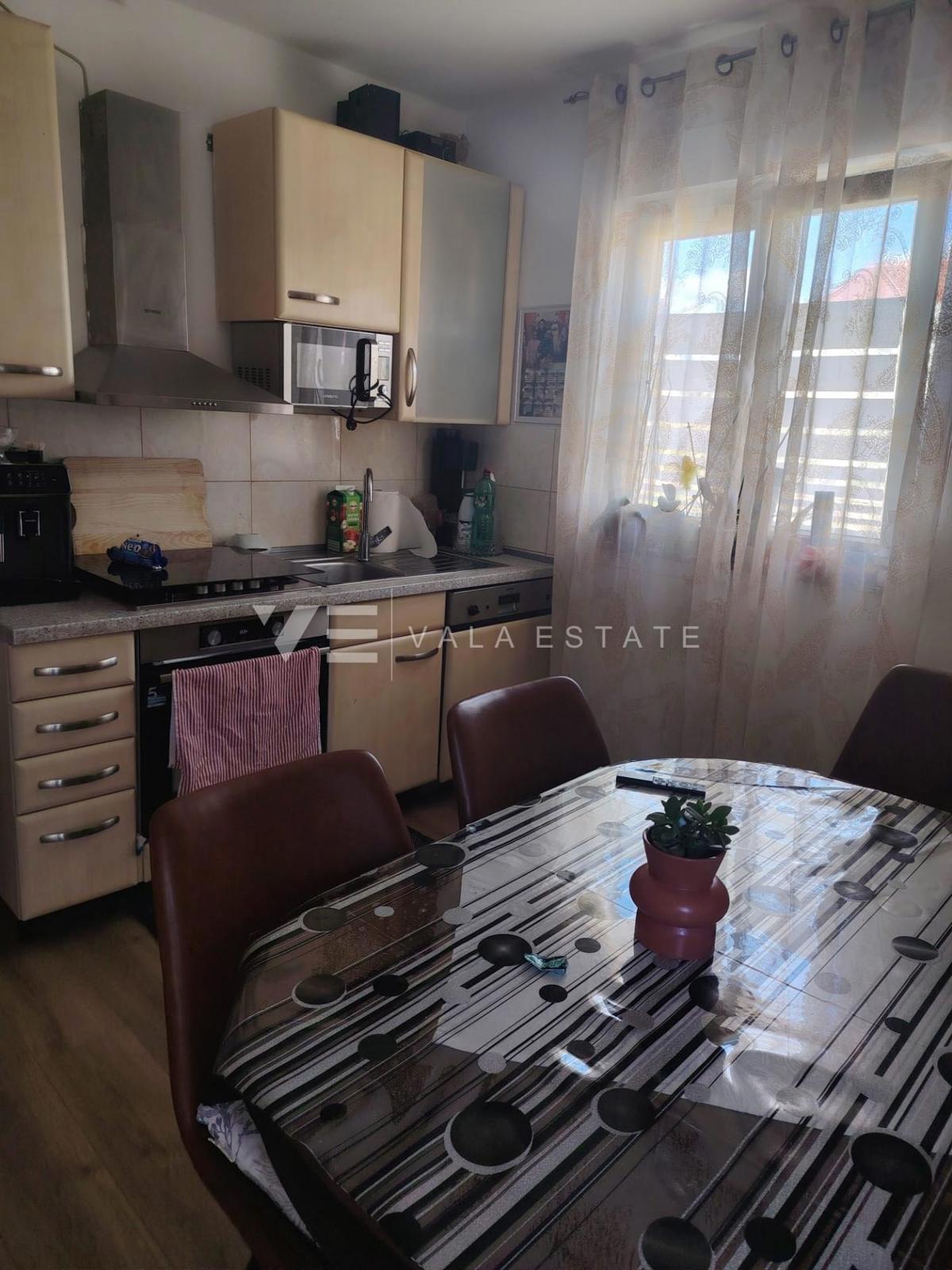 APPARTAMENTO CON UNA CAMERA DA LETTO IN POSIZIONE TRANQUILLA