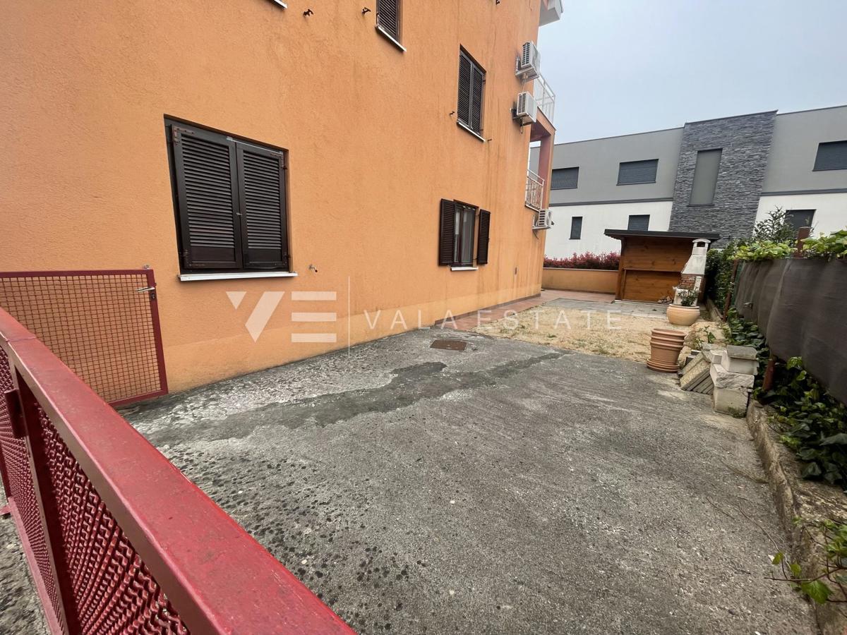 APPARTAMENTO AL PIANO TERRA CON GIARDINO VICINO A SPLENDIDE SPIAGGE