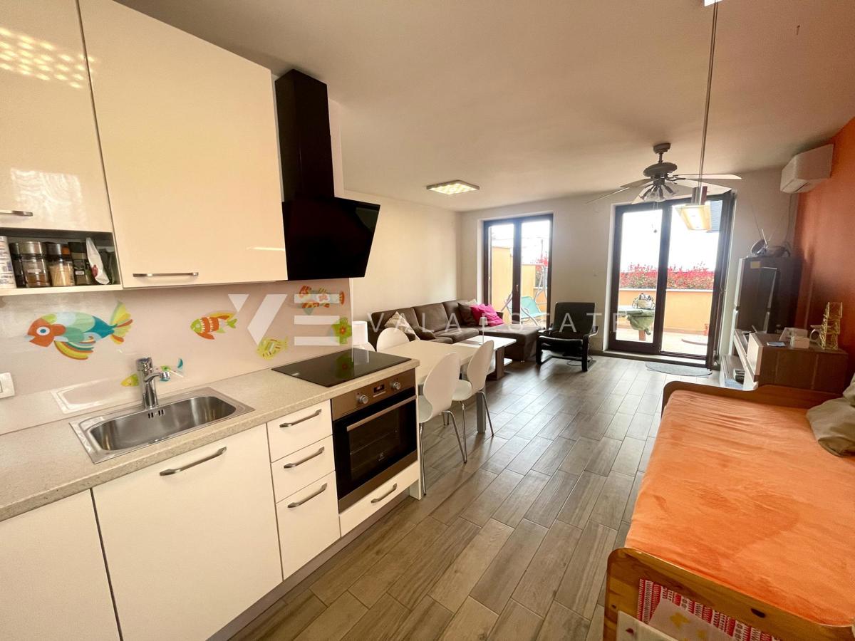 APPARTAMENTO AL PIANO TERRA CON GIARDINO VICINO A SPLENDIDE SPIAGGE