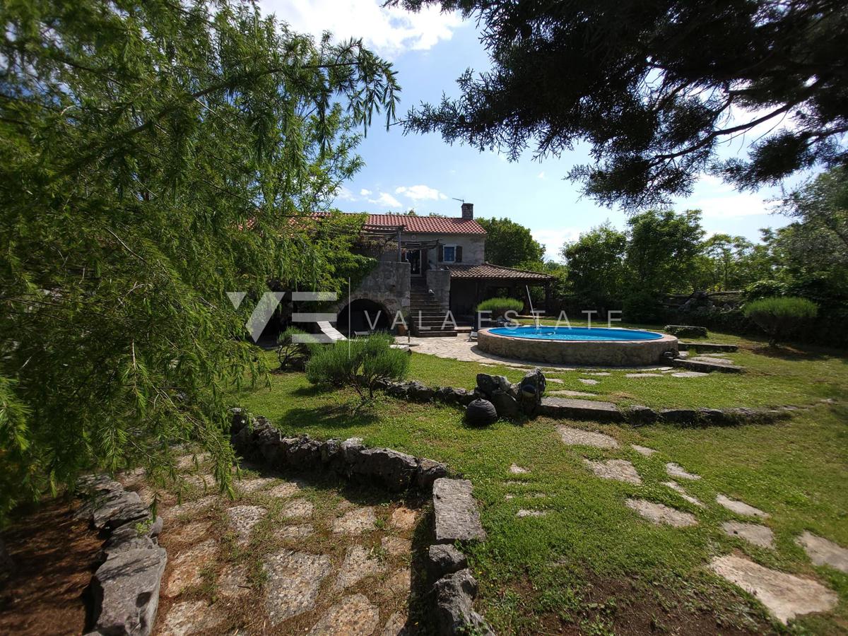 CASA INDIPENDENTE IN PIETRA CON PISCINA
