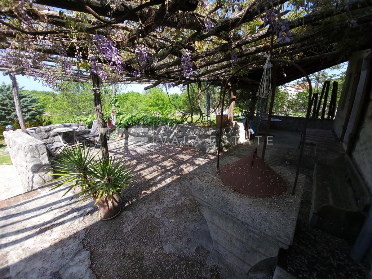 CASA INDIPENDENTE IN PIETRA CON PISCINA