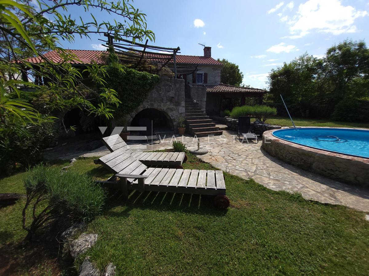 CASA INDIPENDENTE IN PIETRA CON PISCINA