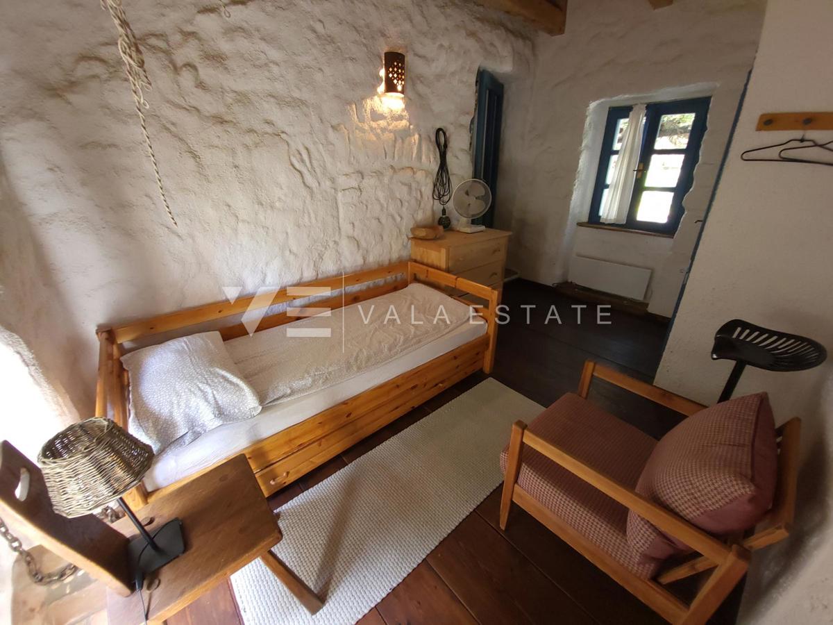 CASA INDIPENDENTE IN PIETRA CON PISCINA