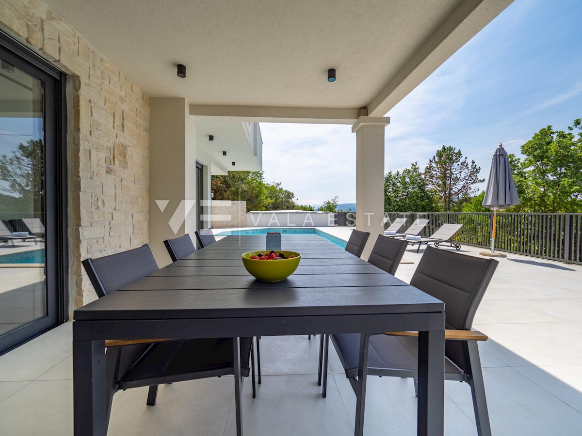 CASA INDIPENDENTE CON PISCINA E VISTA MARE