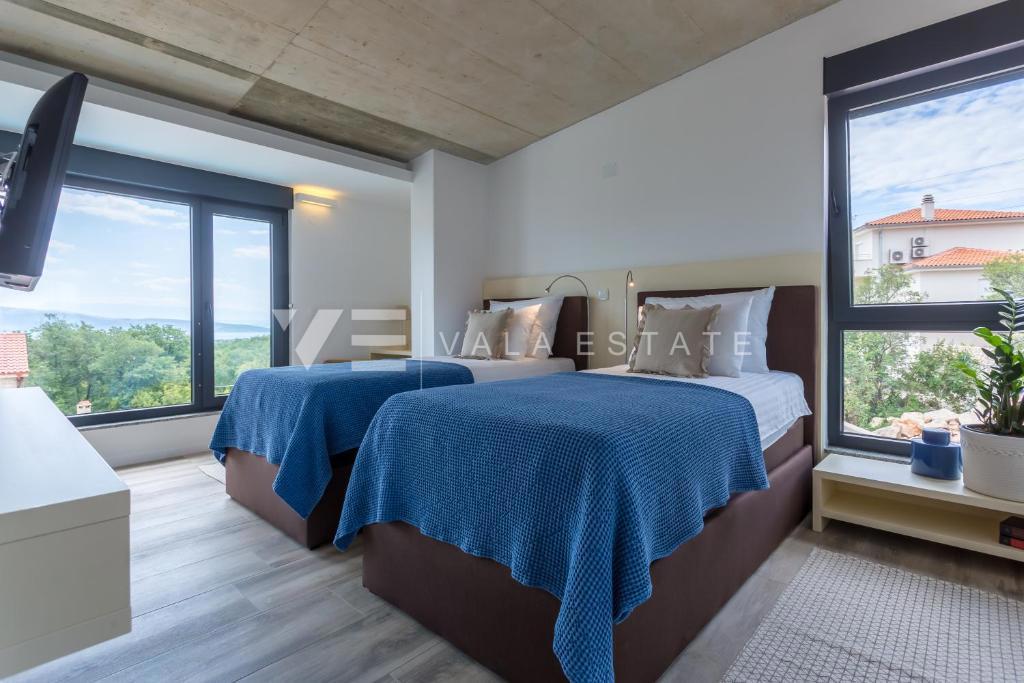 VILLA MODERNA CON PISCINA E VISTA MARE